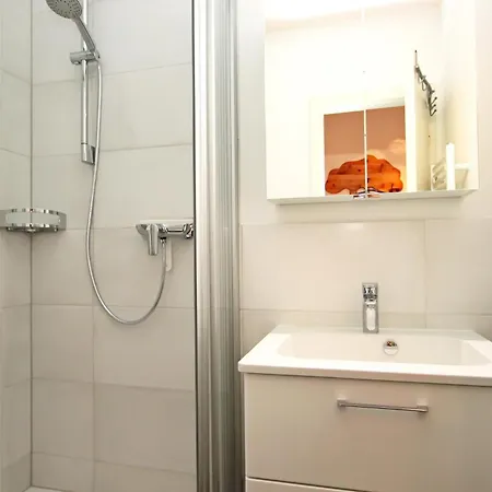 Mocker Apartment *